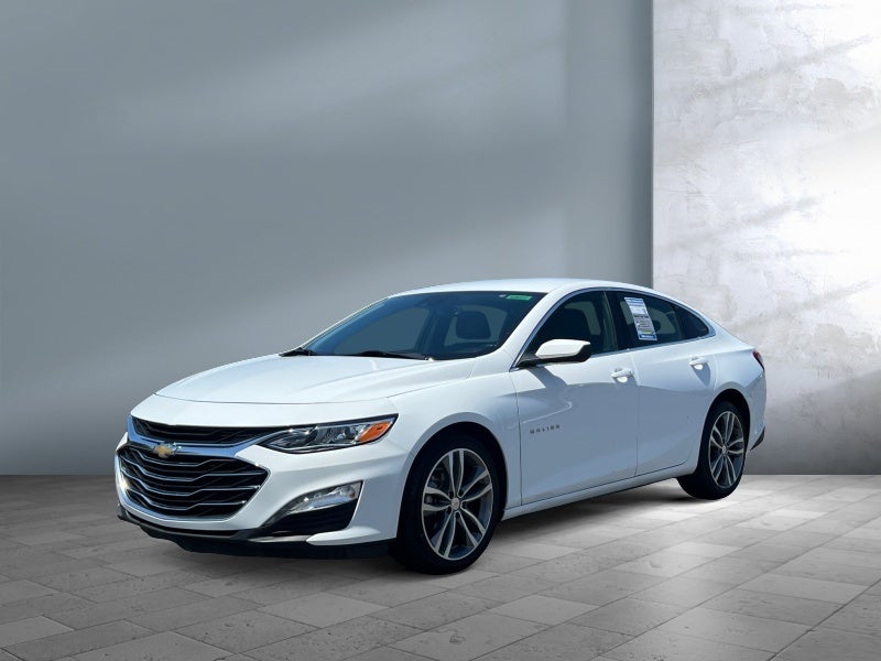 2024 Chevrolet Malibu FWD 2LT in Summit White — front three-quarter view